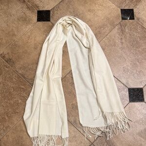 Liz Claiborne Cream Scarf